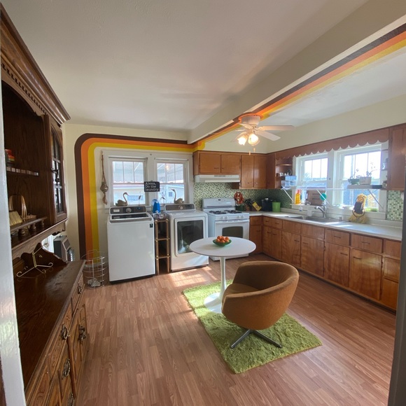 Meet your Posher, Emily - Picture 6 of 6